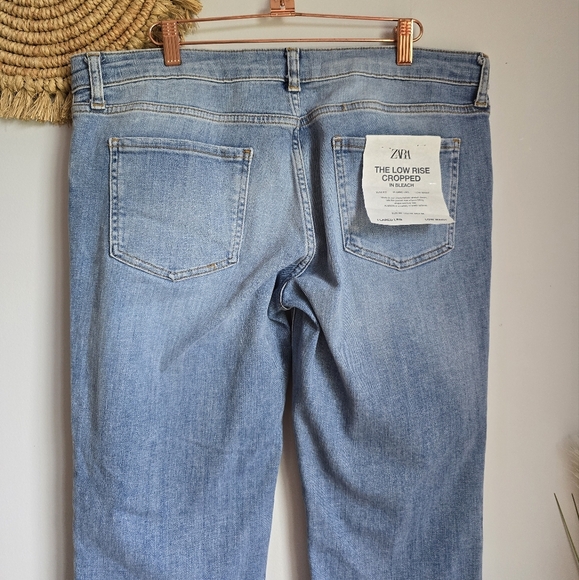 ZARA, New, The Low Rise Cropped Kick Flare Leg Jeans in Bleach, Size 12 - Picture 7 of 10